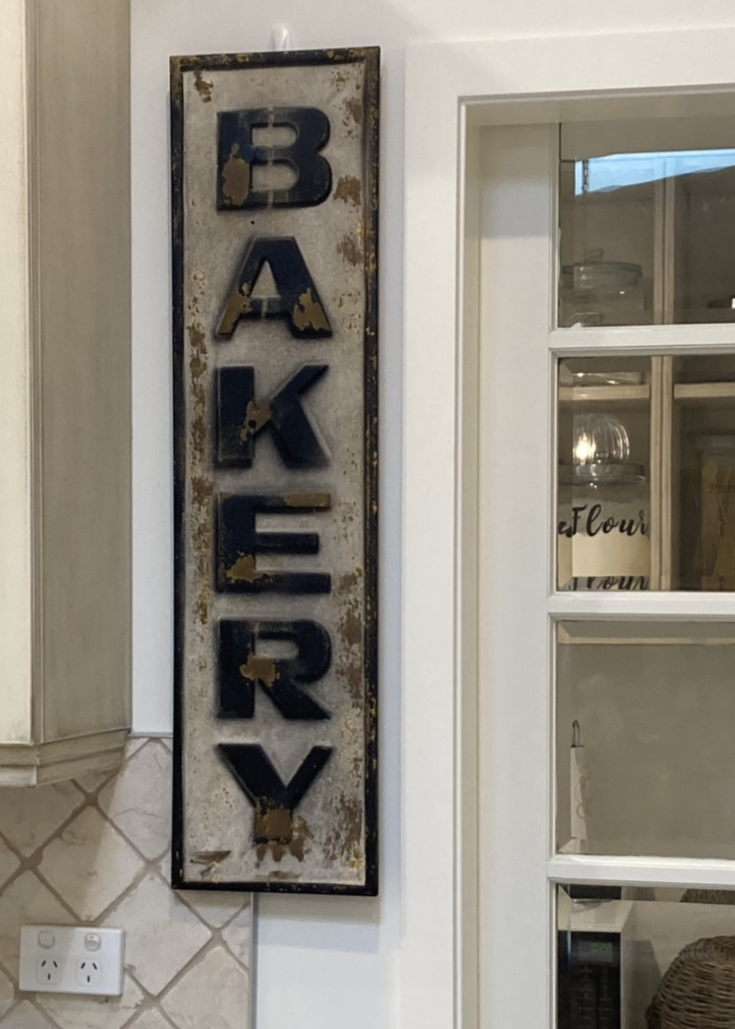 BAKERY Sign ON SALE